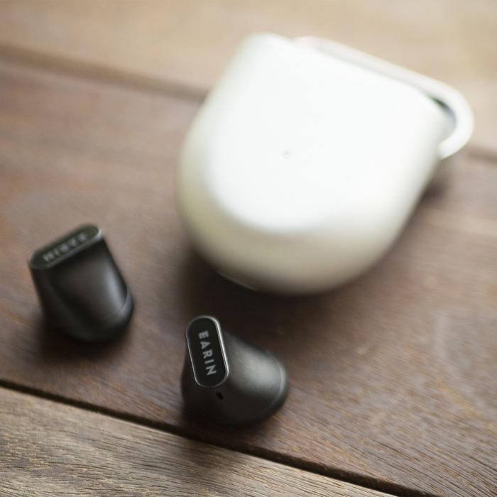 Earin A-3 Earphones Review: Sleek But Quirky Earbuds